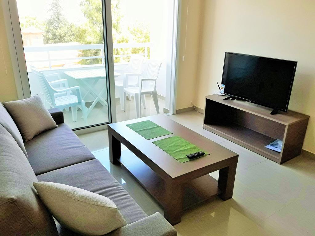 32 Hill Court Apartment Larnaca Exterior photo