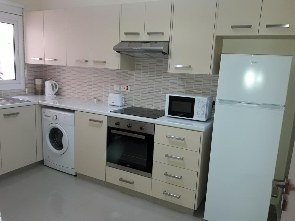 32 Hill Court Apartment Larnaca Exterior photo