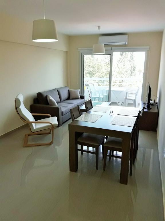 32 Hill Court Apartment Larnaca Exterior photo